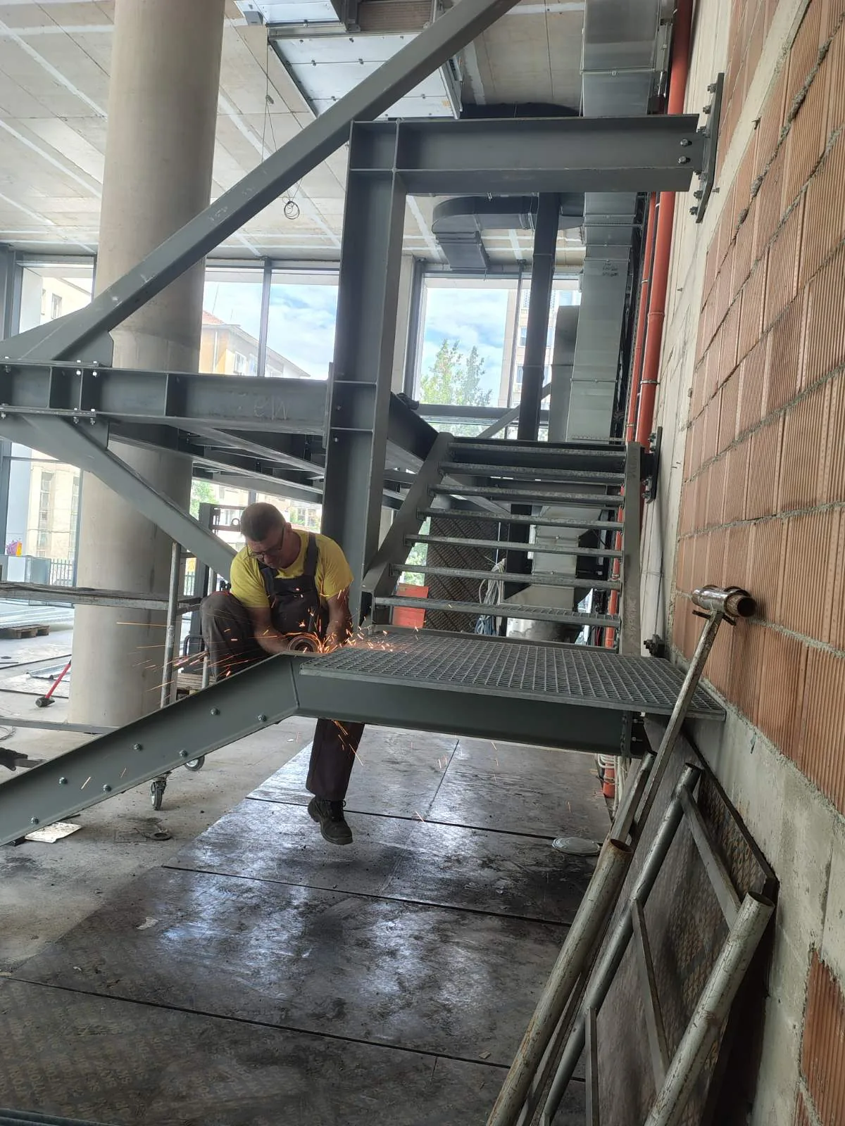 Fabrication d'un escalier hélicoïdal dans l'atelier BarDI